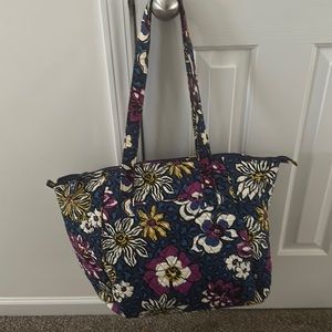 Large Vera Bradley Tote in excellent condition.